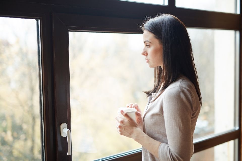 Surmonter l’abandon et se reconstruire avec confiance pour un avenir plus serein